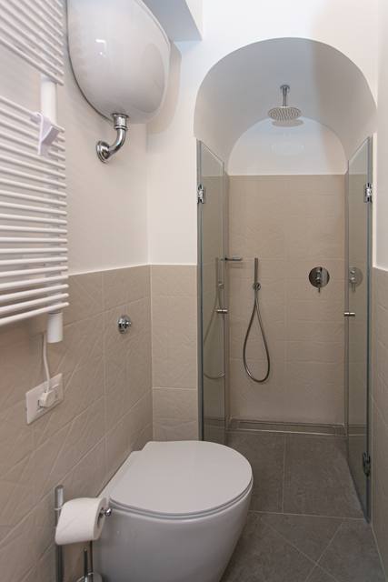 Boffe Room: bathroom with shower