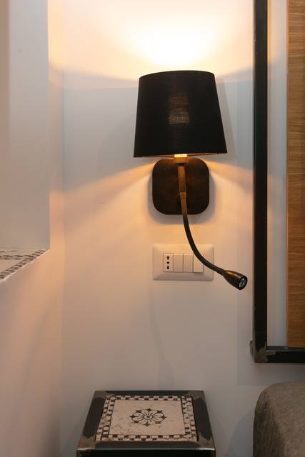 Boffe Room: wall lamp detail