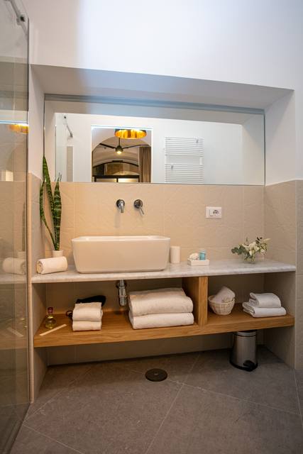 Migliara Room: washbasin